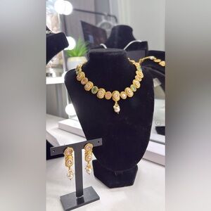 Elegant Gold and Green Necklace Set